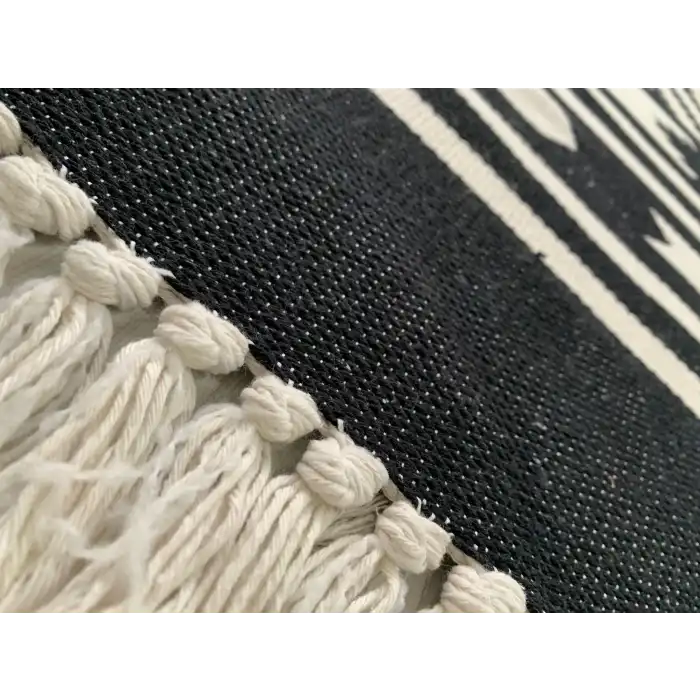 Siyah Beyaz Geometrik Desenli El Dokuması Kilimi - 85x160 cm