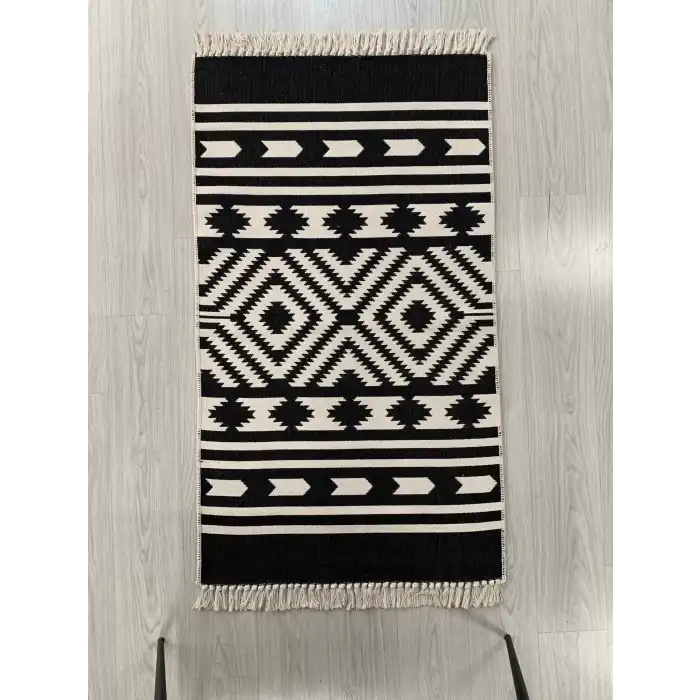 Siyah Beyaz Geometrik Desenli El Dokuması Kilimi - 85x160 cm