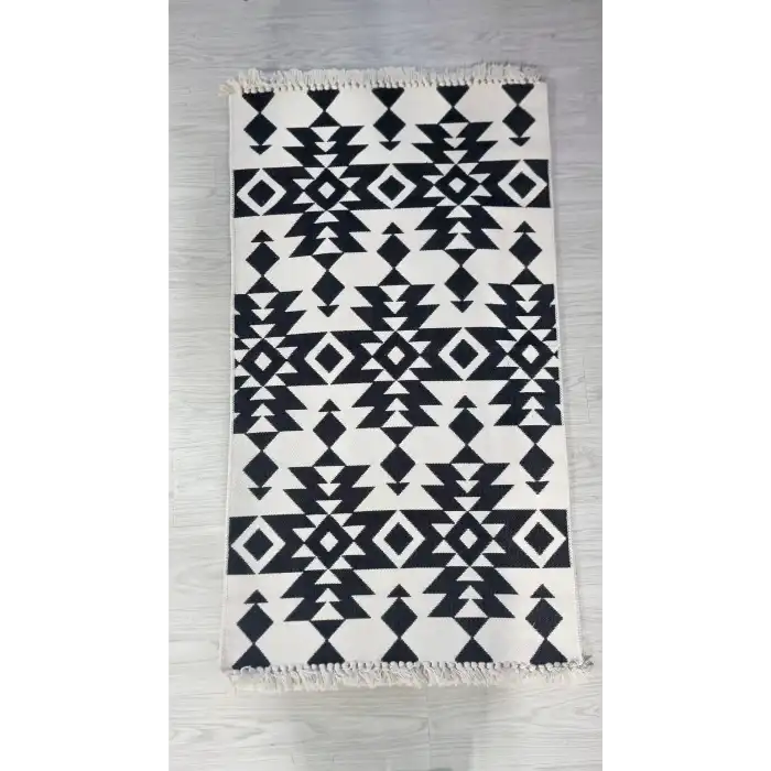 Siyah Beyaz Üçgen Desenli El Dokuması Kilimi - 85x160 cm