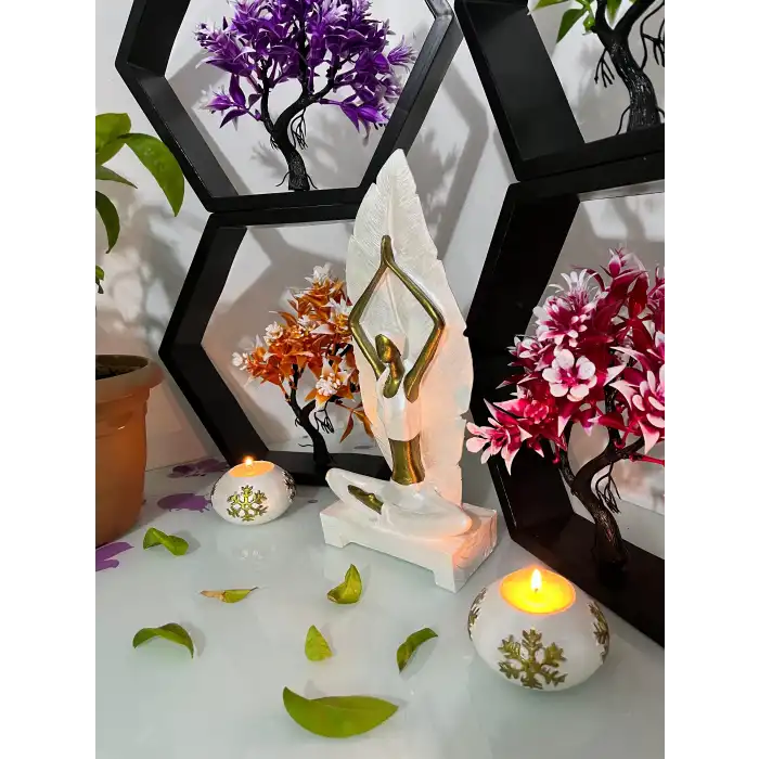 Yogacı Kız Beyaz Biblo Seti