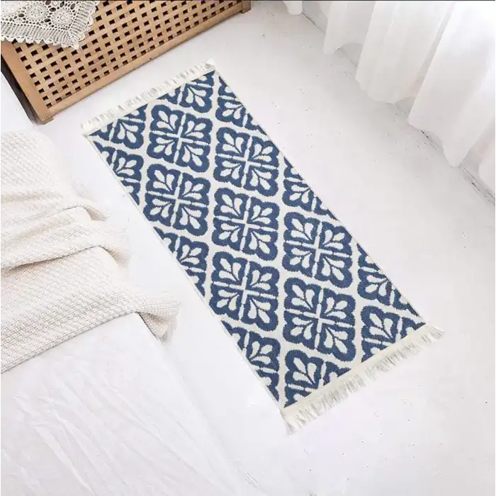 Çiçek Desenli Mavi Dokuma Halı