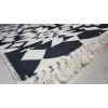 Siyah Beyaz Üçgen Desenli El Dokuması Kilimi - 85x160 cm
