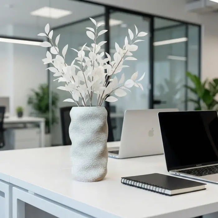 Modern Dalgalı Tasarım Beyaz Dokulu Vazo - Kumtaşı Görünümlü Dekoratif Obje (16cm)