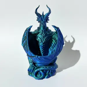 Wyrmrest Masa Arkadaşı: İpeksi Dokulu Ejderha Kalemlik ve Dekoratif Organizer