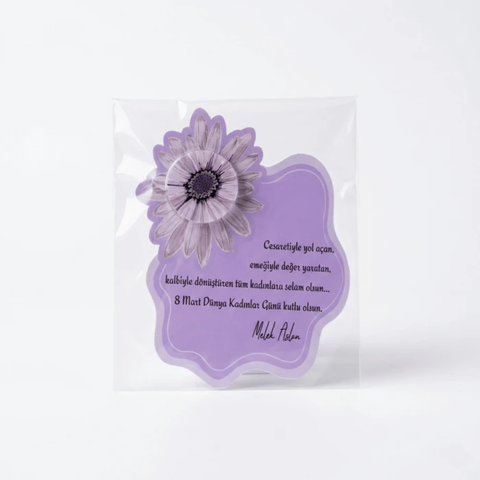 Kişiye Özel 8 Mart Kadınlar Günü Hediyesi - İsim Yazılı Mor Gerbera Kart ve Eyüp Sabri Tuncer El Kremi Seti (Jelatinli Sunum)
