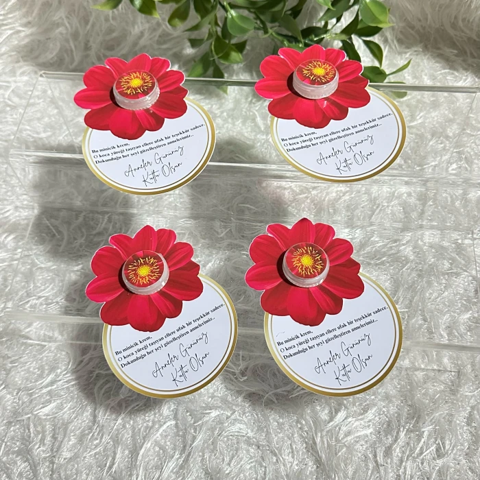 Anneler Günü’ne Özel Çiçek Gibi Bir Dokunuş! Mini El Kremi & Çiçek Tasarım Kutlama Kartı