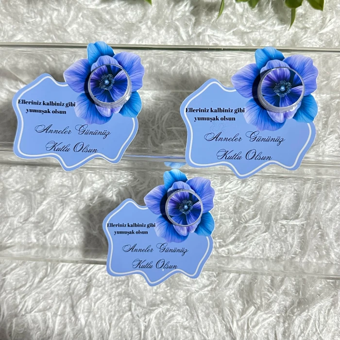 Anneler Günü’ne Özel Çiçek Gibi Bir Dokunuş! Mini El Kremi & Çiçek Tasarım Kutlama Kartı