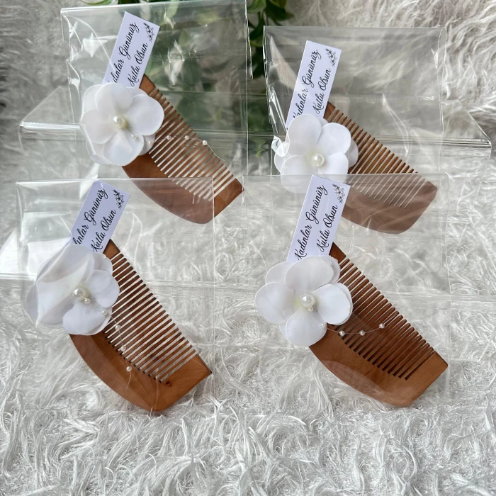 Doğal Ahşap Tarak – Özel Kadınlar Günü Hediyesi