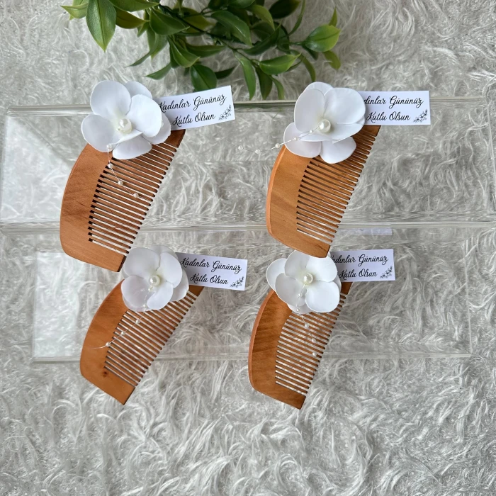 Doğal Ahşap Tarak – Özel Kadınlar Günü Hediyesi