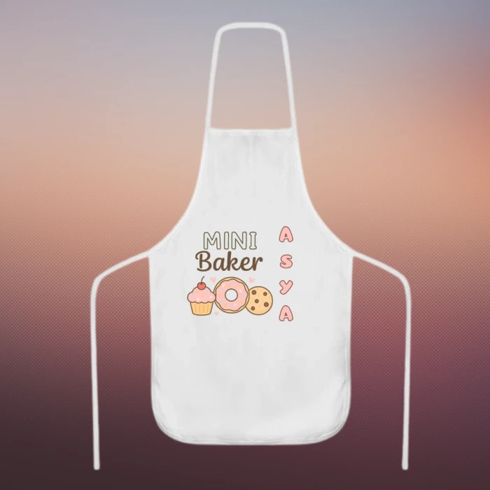 İsme Özel Çocuk Mutfak Önlüğü – “Mini Baker” Tasarım | Polyester Kumaş, Pastel Renkli, Kişiye Özel Hediye
