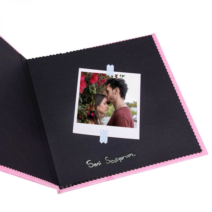 Kalpli Pembe Anı Defteri – 20x20 cm Siyah Sayfalı Fotoğraf Defteri
