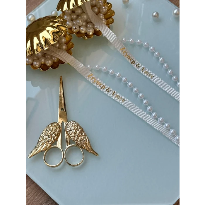 Kişiye Özel Beyaz Grogren Söz Kurdelesi – Sade & İncili & İsim Baskılı Kurdele