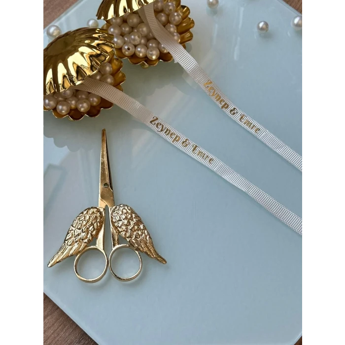 Kişiye Özel Beyaz Grogren Söz Kurdelesi – Sade & İncili & İsim Baskılı Kurdele