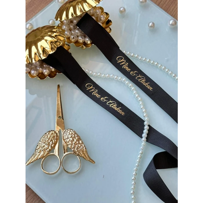 Kişiye Özel Siyah Grogren Söz Kurdelesi – Sade & İncili & İsim Baskılı Kurdele