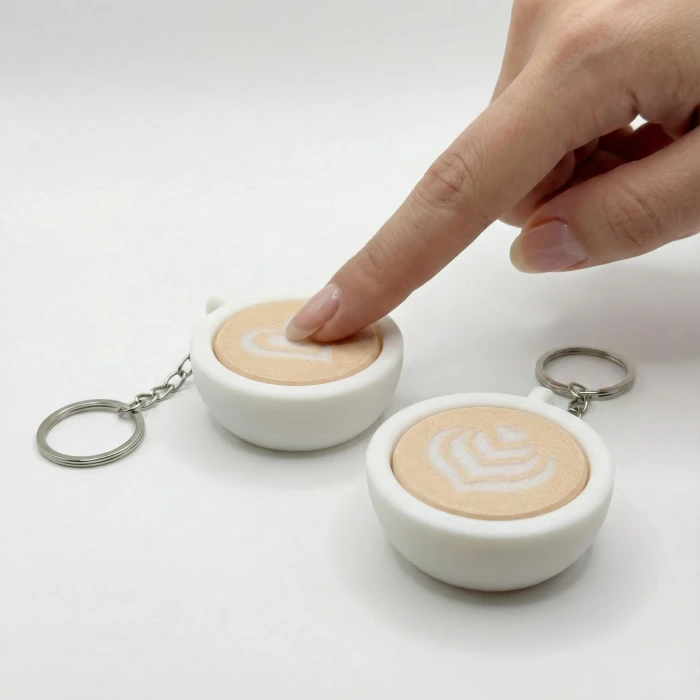 Mekanik Tuşlu Fidget Anahtarlık - Kahve Latte Art Tasarımlı Stres Giderici Aksesuar