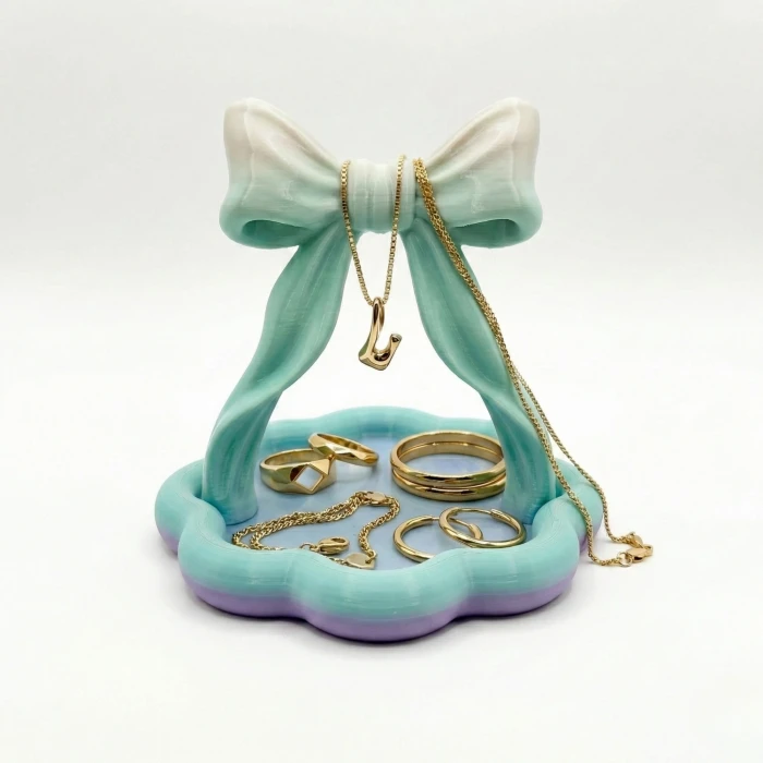 Pastel Rüyası: Dekoratif Fiyonk Tasarımlı Takı Standı- Modern Mini Düzenleyici