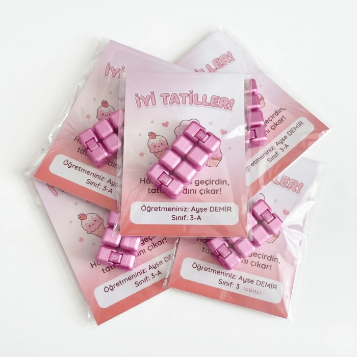 Silk Pembe 3D Sonsuz Küp Fidget – Karne Hediyesi | Öğretmenden Öğrenciye Sınıf Hediyesi | Tatil Temalı İsim Kartlı
