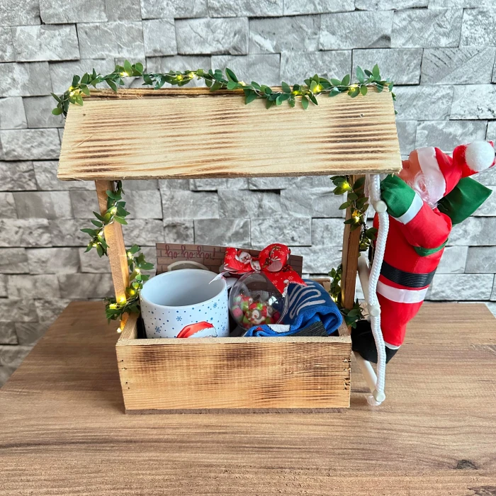 Yılbaşı Ledli , Noel Baba Oyuncaklı Ahşap Hediye Sepeti Model-12