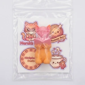 Meraklı Kedi Kitap Okuyan 3D Figür ve Sticker Seti – Öğrenci Ödül Hediyesi | Karne ve Yıl Sonu Sınıf Hediyesi | 7cm
