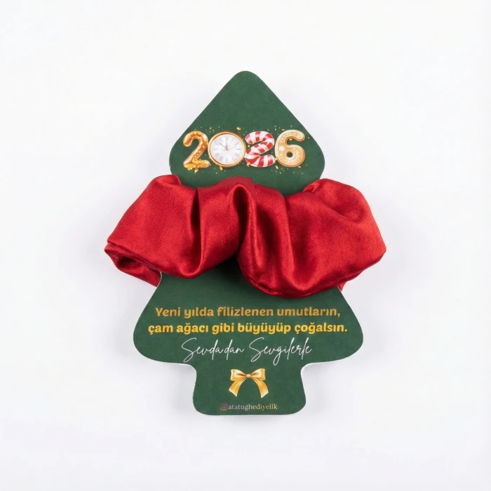 Çam Ağacı Kartlı Lüks Kırmızı Saten Toka (12x9 cm) – Kurumsal ve Bireysel Hediye