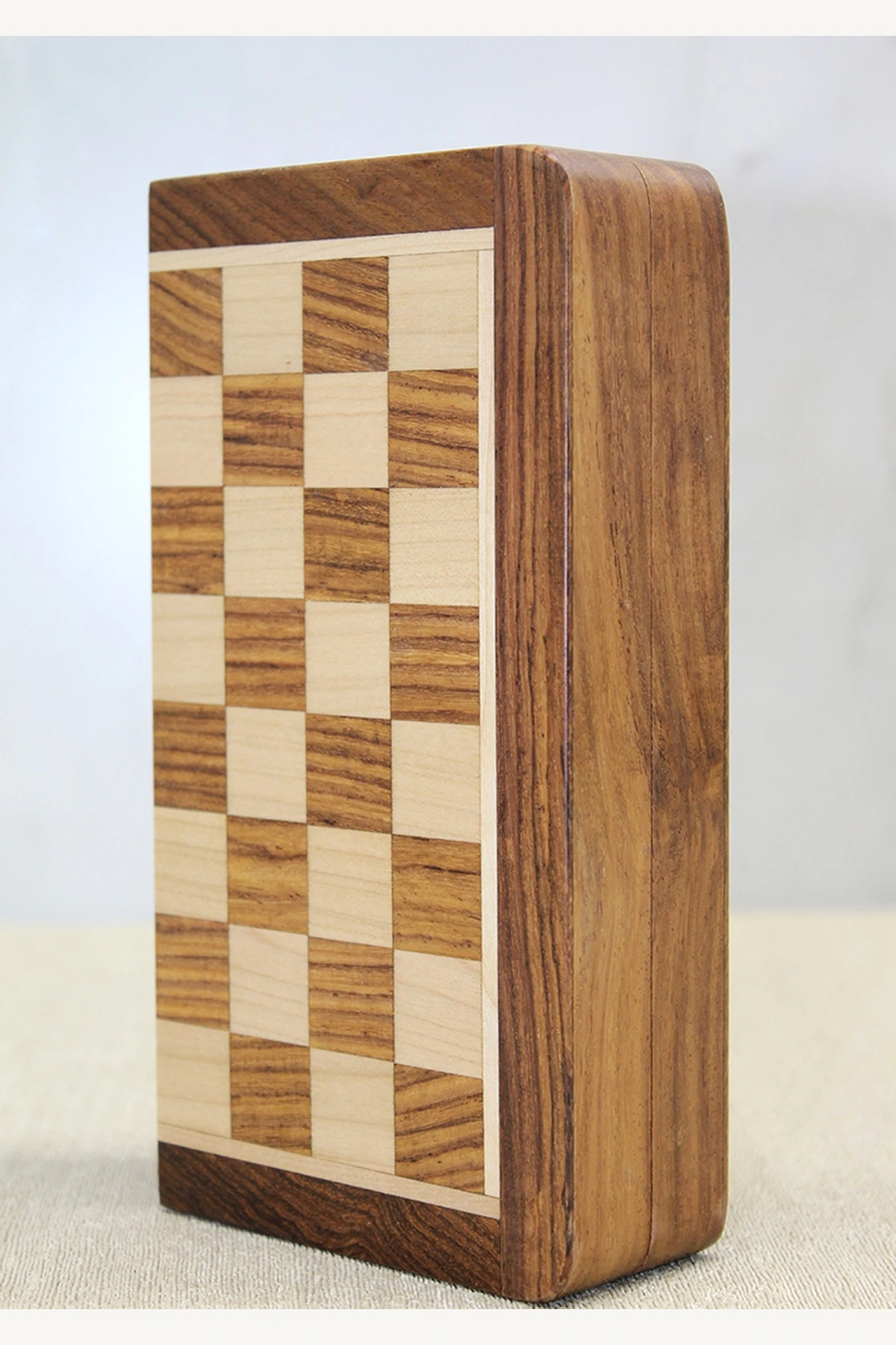 17.5cm Mıknatıslı Taşlı Katlanabilir Ahşap Satranç Oyunu