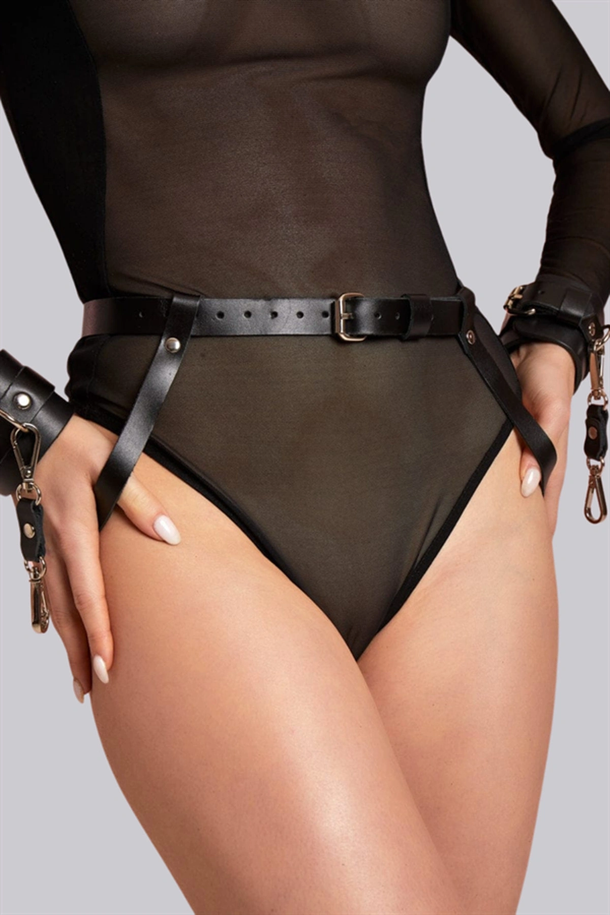 Arkadan Ve Önden Bağlanabilir Deri Bilekli Harness Siyah Renk
