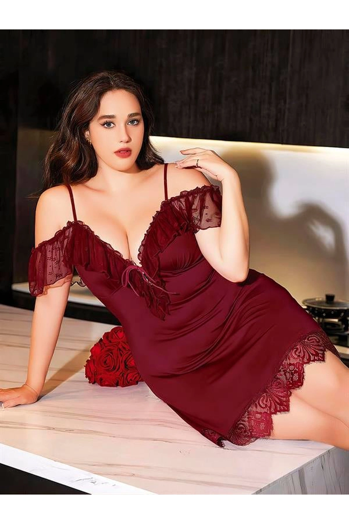 Büyük Dantel İşlemeli İnce Askılı Gecelik Bordo Renk
