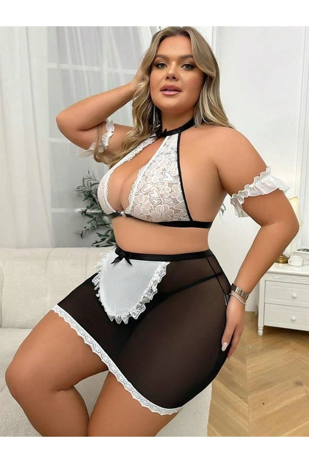 Büyük Dantelli Fantezi Hizmetçi Kostümü Standart Renk