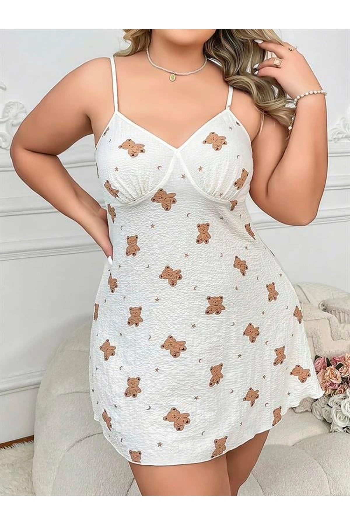 Büyük Pamuklu İnce Askılı Mini Gecelik Beyaz Renk