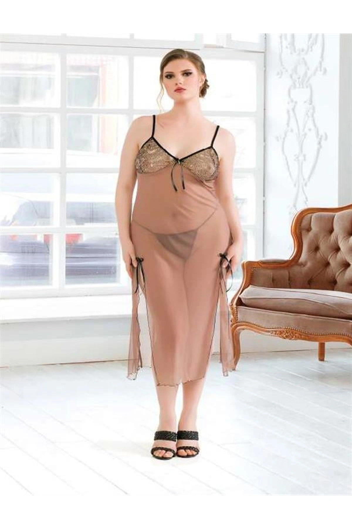 Büyük Tül Fantezi Uzun Yırtmaçlı Gecelik Kahverengi Renk