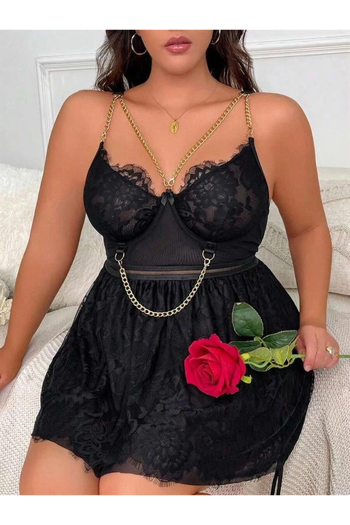 Büyük Zincir Detaylı Dantelli Fantezi Gecelik Siyah Renk