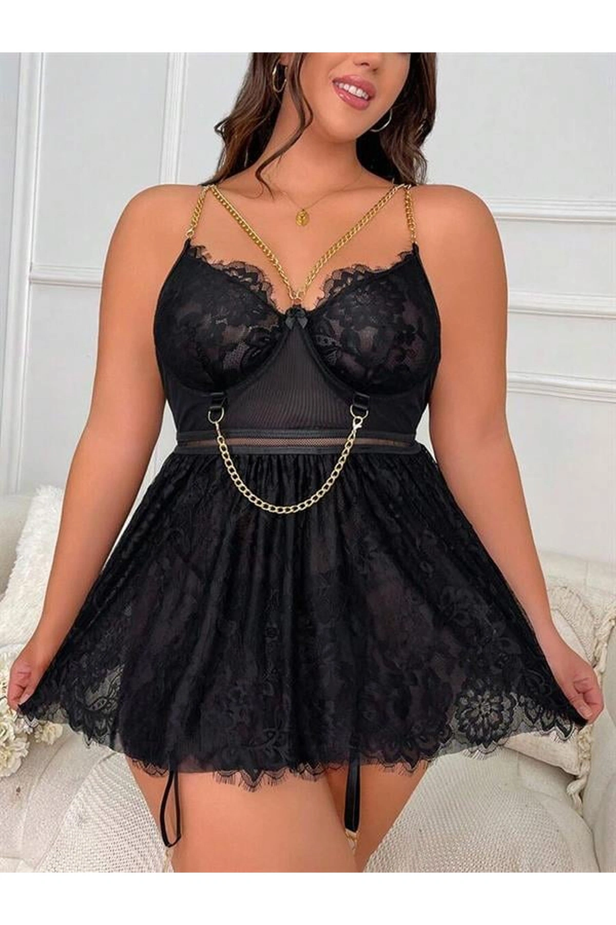 Büyük Zincir Detaylı Dantelli Fantezi Gecelik Siyah Renk