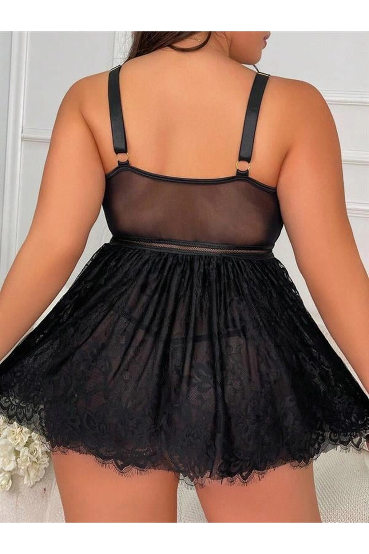 Büyük Zincir Detaylı Dantelli Fantezi Gecelik Siyah Renk