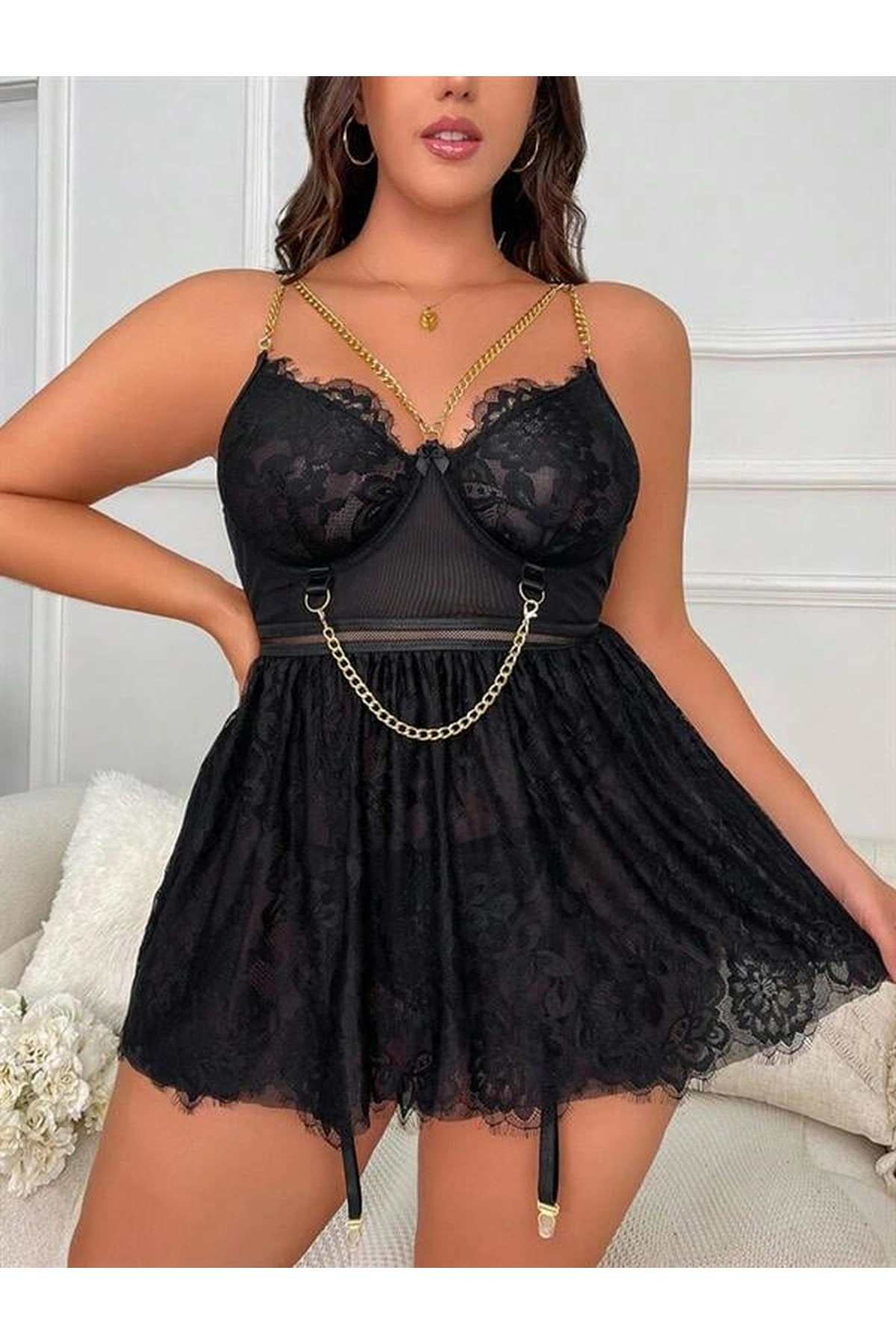 Büyük Zincir Detaylı Dantelli Fantezi Gecelik Siyah Renk