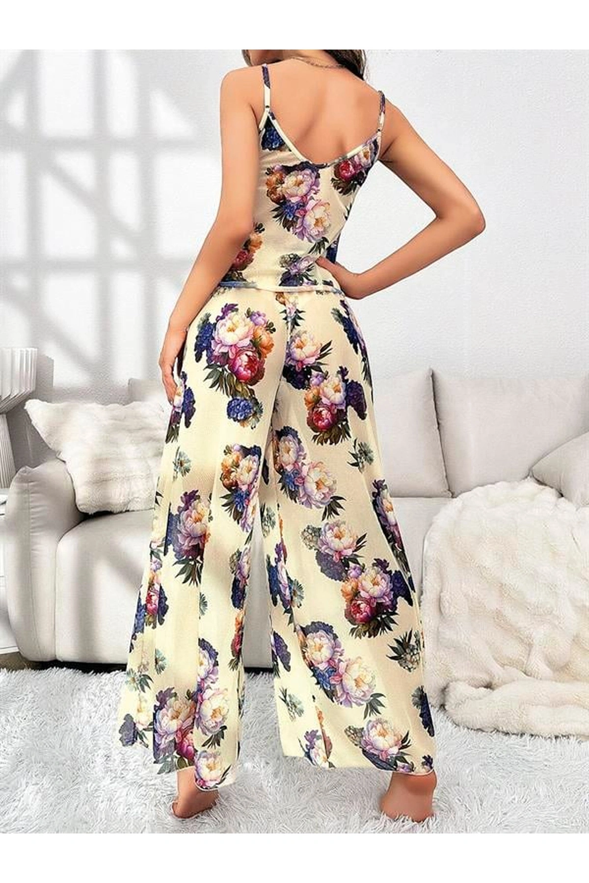 Çiçek Desenli Salaş Kesim Dekolteli 2Li Ev Giyim Takımı Standart Renk