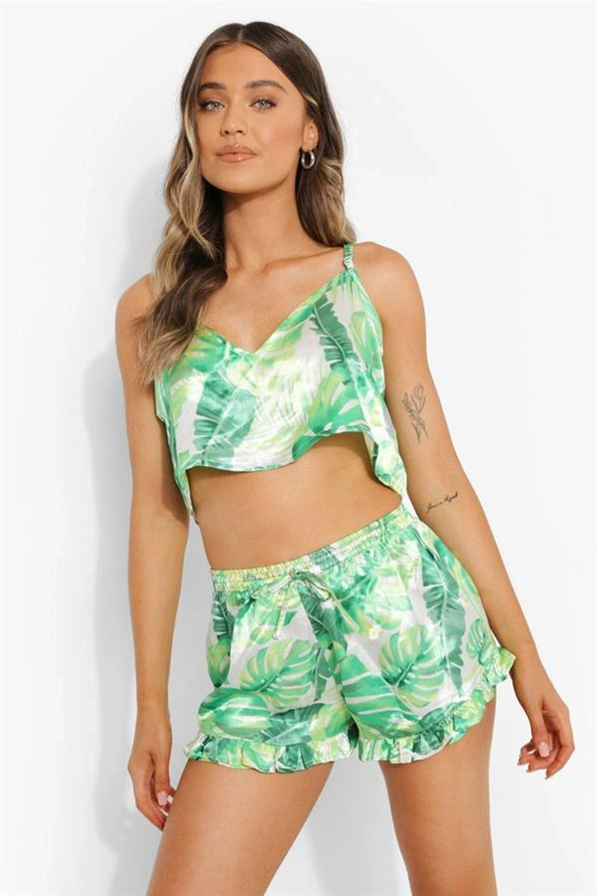 Fırfırlı Şortlu Pijama Takımı Yeşil Renk