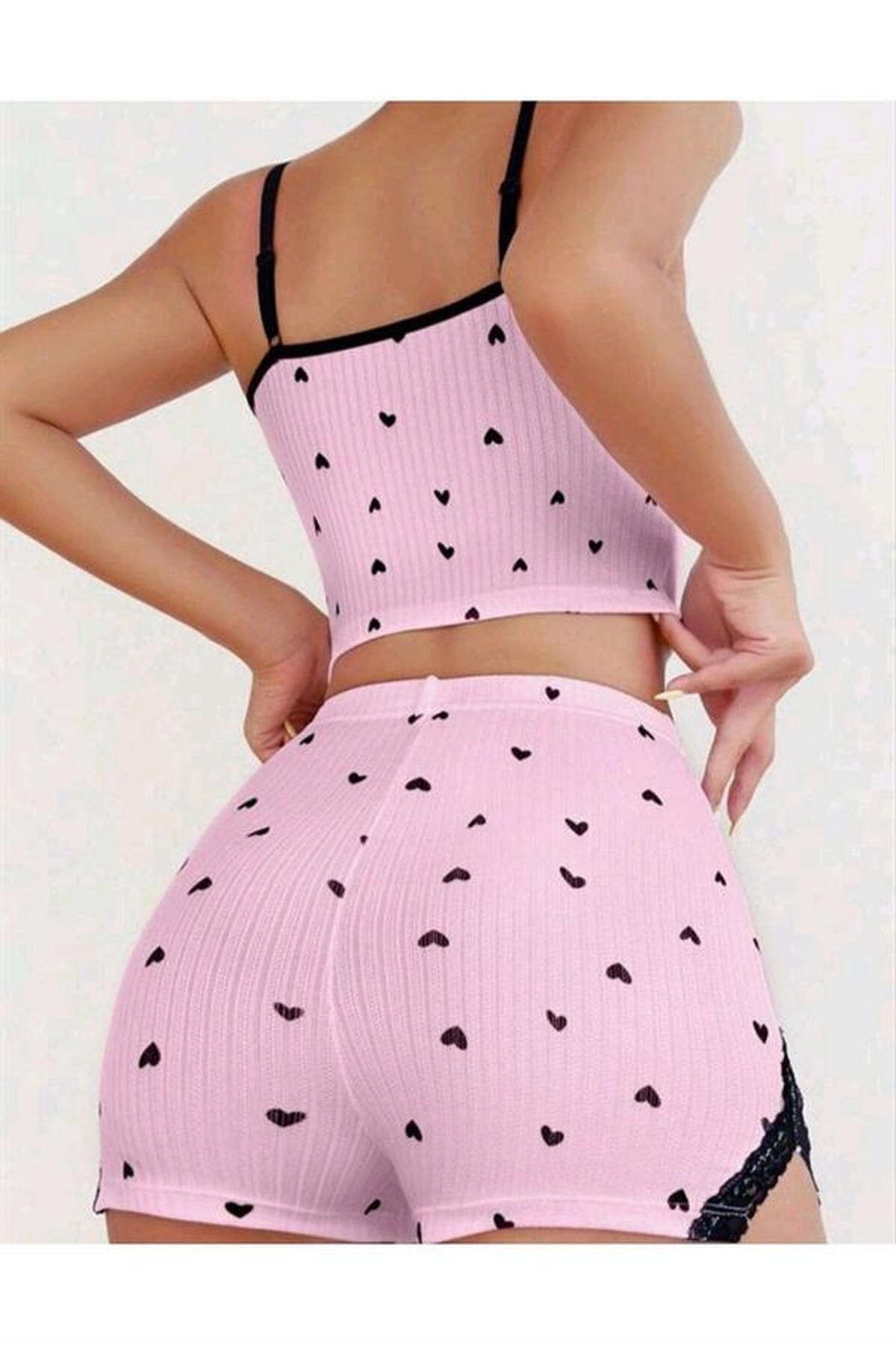 Kadın Kalp Desenli Askılı Şortlu Pijama Takım Pembe Renk