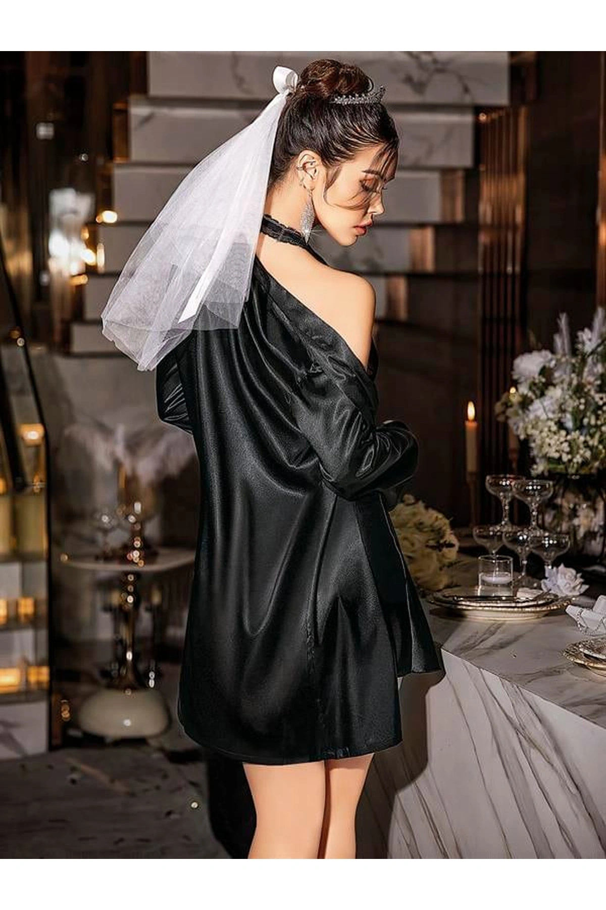 Kurdelalı Dantel İşlemeli Sabahlıklı Saten Gecelik Takımı Siyah Renk