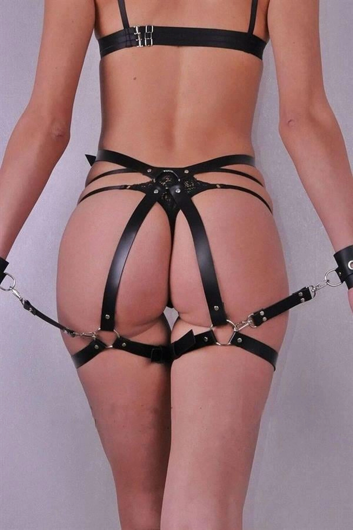 Yandan Ve Arkadan Tutturulabilen Harness Jartiyer Seti Siyah Renk