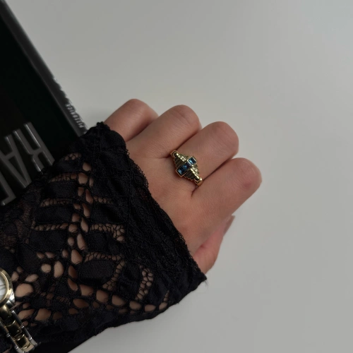 Mavi Taşlı Gold Yüzük