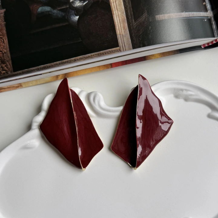 Asimetrik Plaka Küpe Bordo