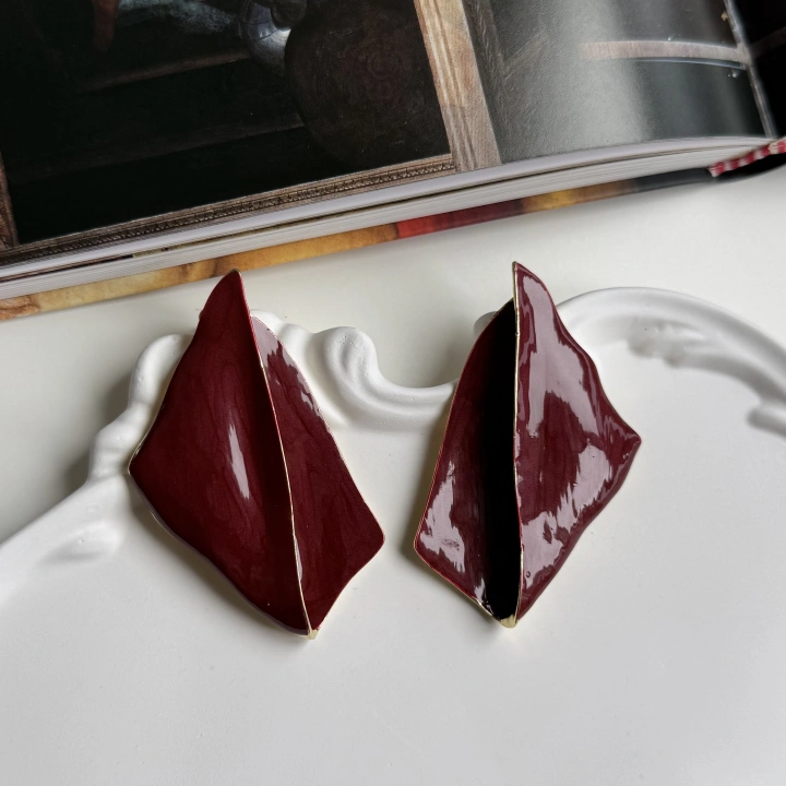 Asimetrik Plaka Küpe Bordo