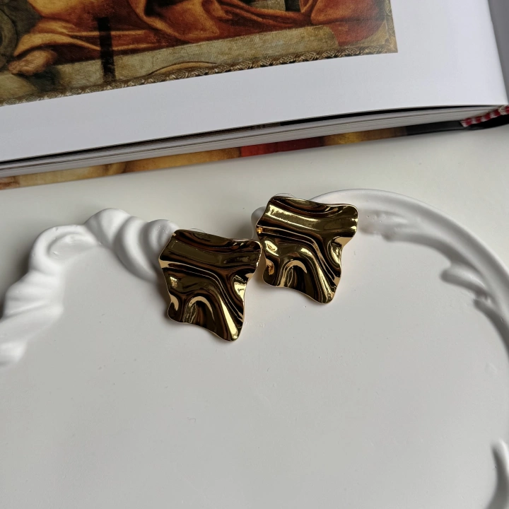 Çelik Dalgalı Plaka Küpe