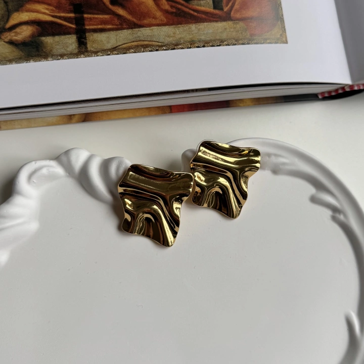 Çelik Dalgalı Plaka Küpe