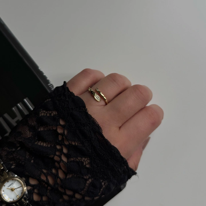 Serpent Taşlı Gold Yüzük