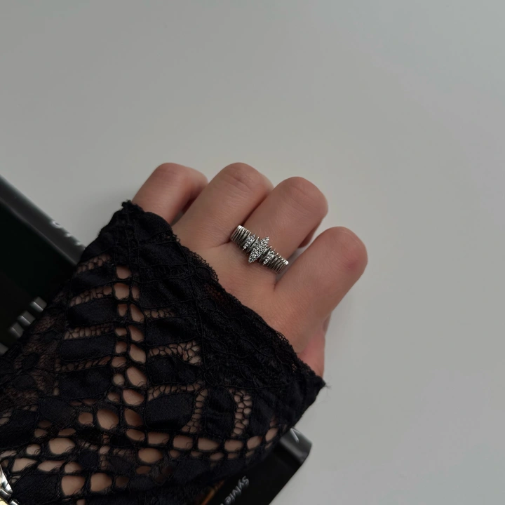 Taşlı Tırtık Silver Yüzük