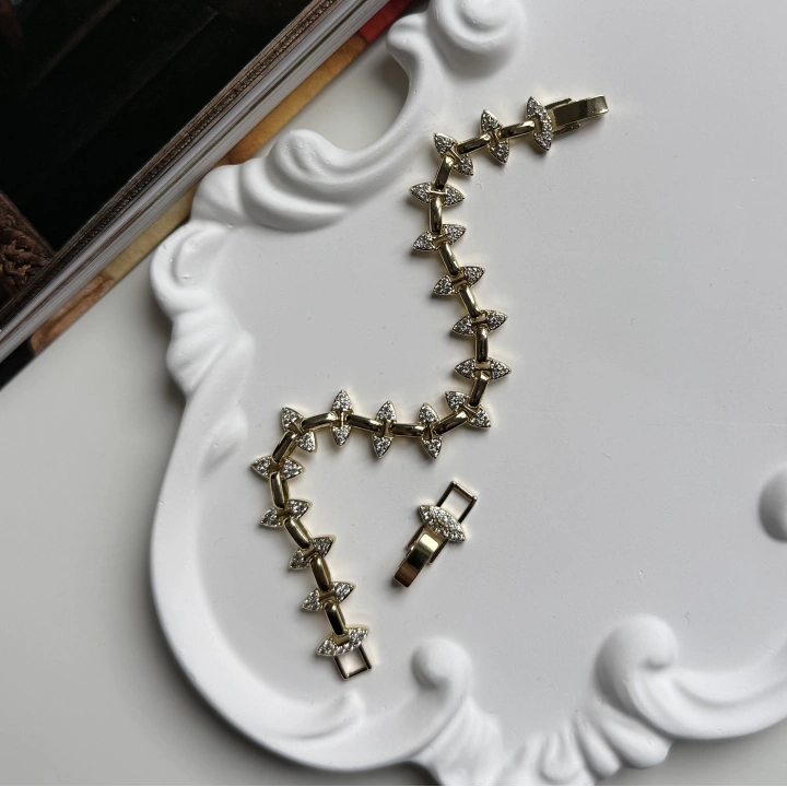 Luxury Zirkon Taşlı Çivi Tasarım Bileklik