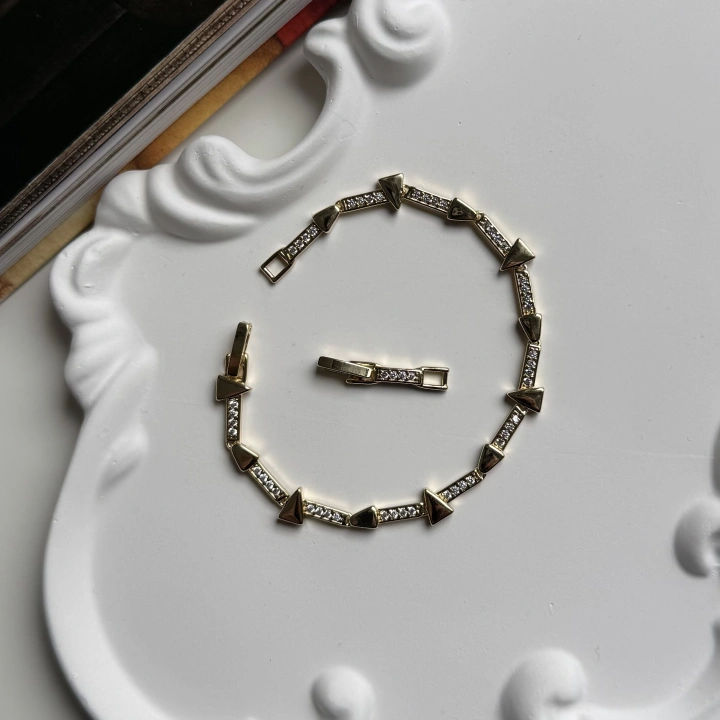 Luxury Konik Zirkon Taşlı Bileklik