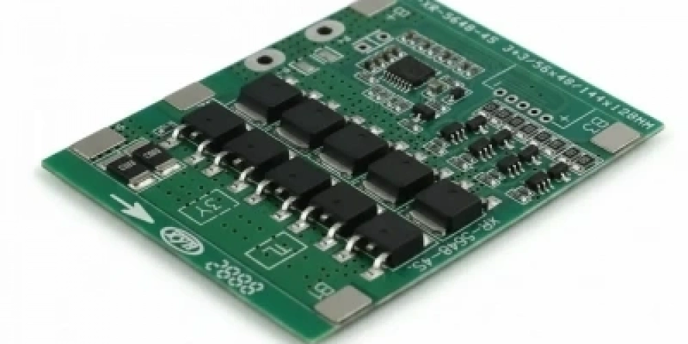 Dijital Ekranlı Şarj Cihazı ile Hassas Batarya Dolumu