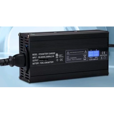 XieTong - Şarj Cihazı - VRLA - 60V 4A - Ekranlı - Metal Kasa - C13 Soket